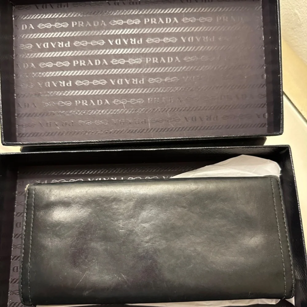 PRADA Wallet - Picture 2 of 7